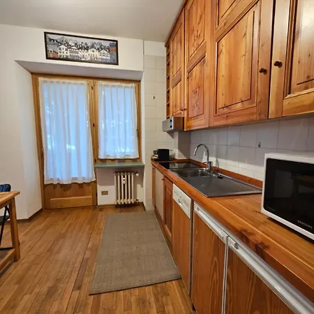 L'atelier Du Temps - Roseto Apartment Courmayeur